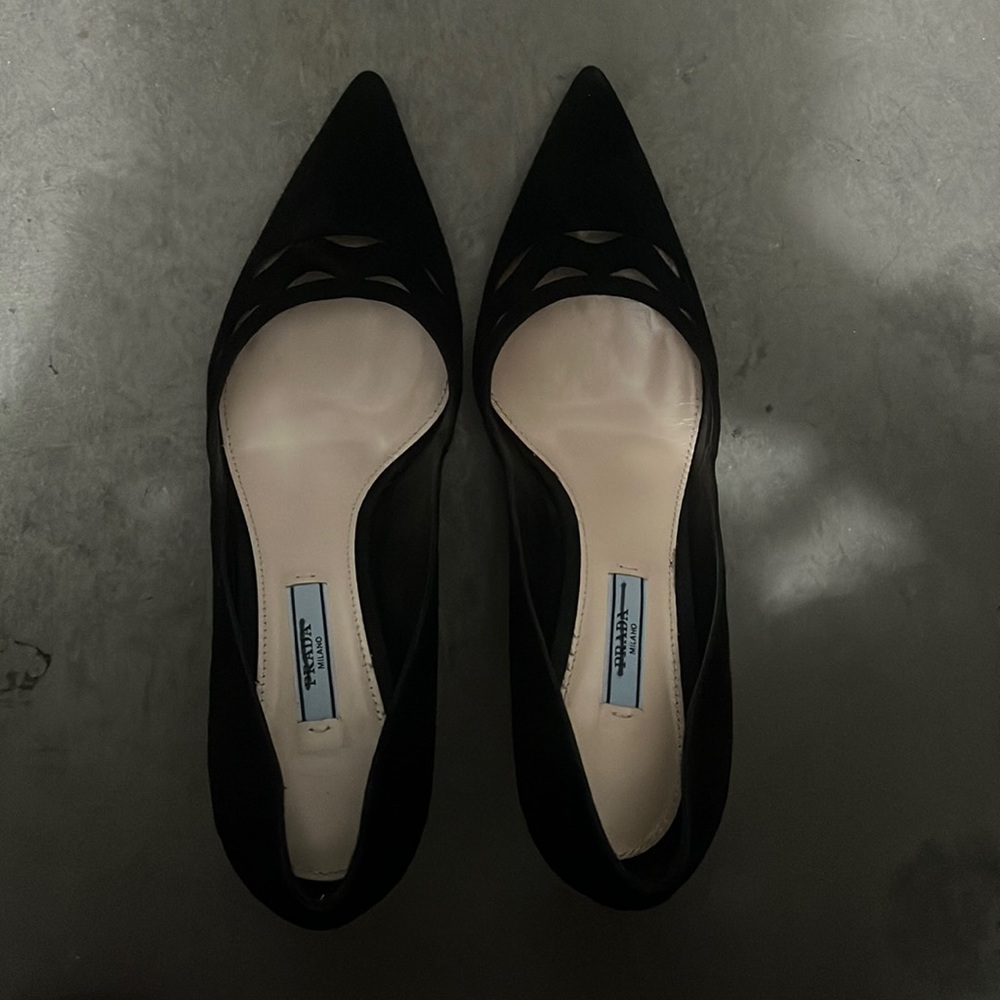 Prada heels / black color/ Suede
Leather insole/size：38.5